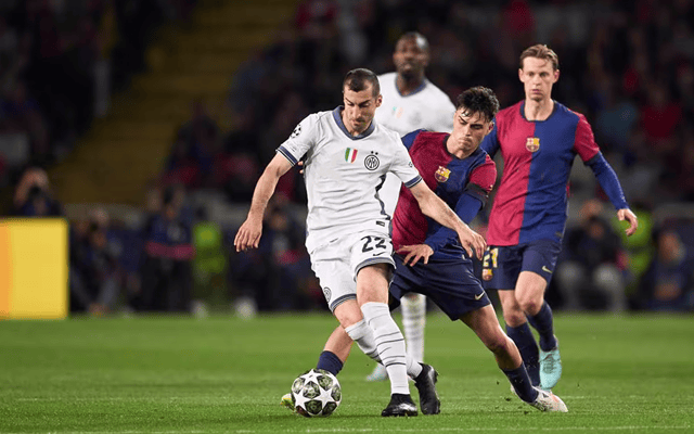 埃基蒂克：热刺球迷在推动球队，我不能否认进球有些幸运（埃基蒂克：热刺球迷激励球队前行，我承认那球有些运气）