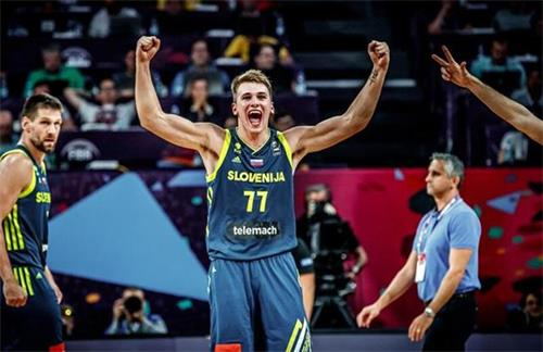 篮球战术素养的重要性（为何篮球战术素养至关重要）