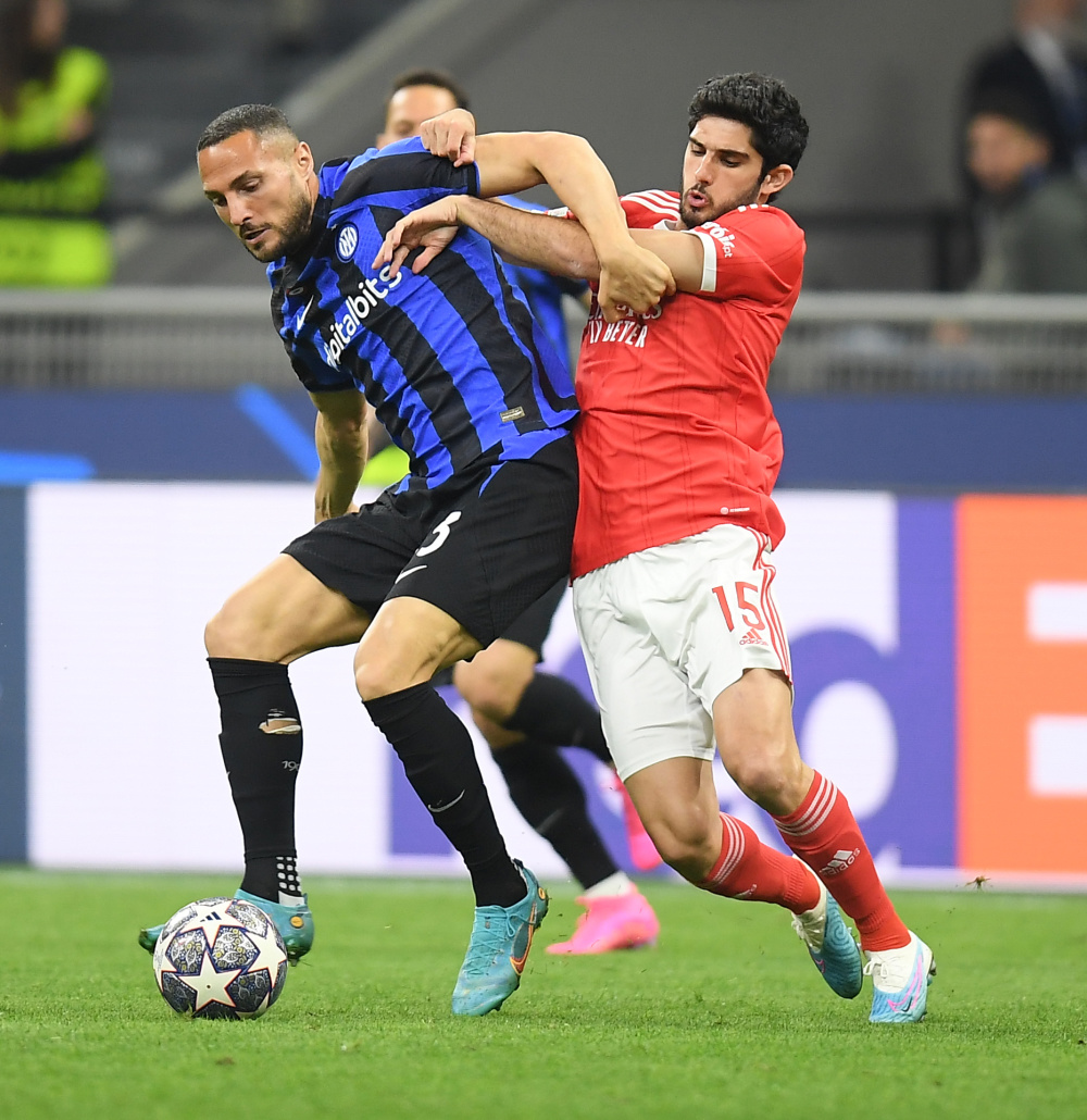 罗体主编批评琼托利签库普：花费6000万欧，却签回一个边后卫（罗体主编炮轰琼托利签库普：砸6000万欧，只换来一名边后卫）