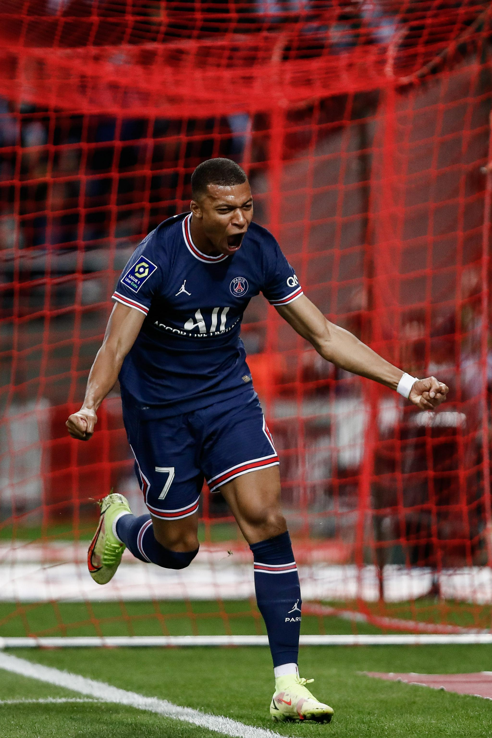 轻伤不下火线！鲍威尔自宣可以出战篮网 热火目前已遭5连败（鲍威尔确认带伤出战篮网，热火已遭遇五连败）