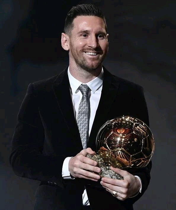 意媒：国米正在关注法兰克福的二号门将考阿-桑托斯（据意媒报道，国际米兰正在考察法兰克福替补门将考阿-桑托斯）