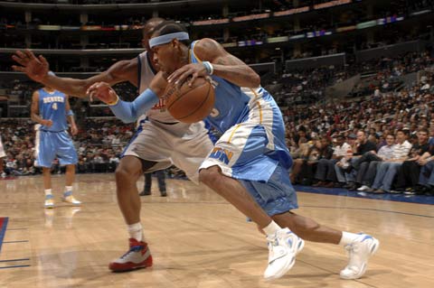 双蓝大战!曼城主场恐再丢分 数据倾向蓝军不败（双蓝对决：曼城主场再失分隐忧，数据看好蓝军不败）