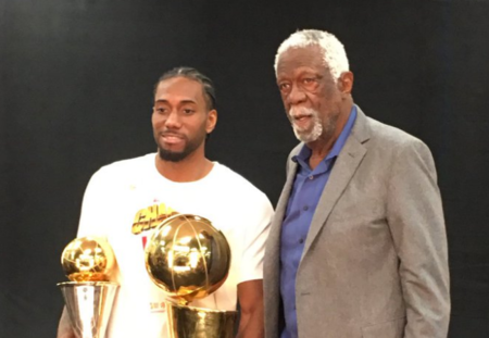 边锋赛后晒伤痕，网友称其太拼了（边锋赛后晒出伤痕，网友直呼拼劲十足）