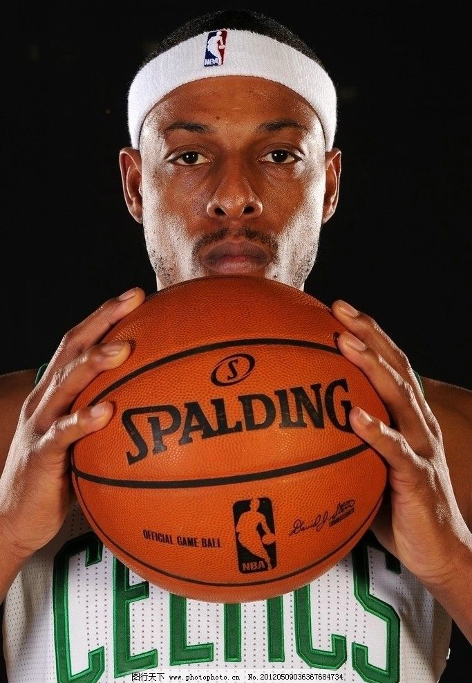 主场0-2告负，皇马各项赛事对塞尔塔19场不败和11连胜被终结（主场0-2不敌，皇马对塞尔塔各项赛事19场不败与11连胜纪录告终）