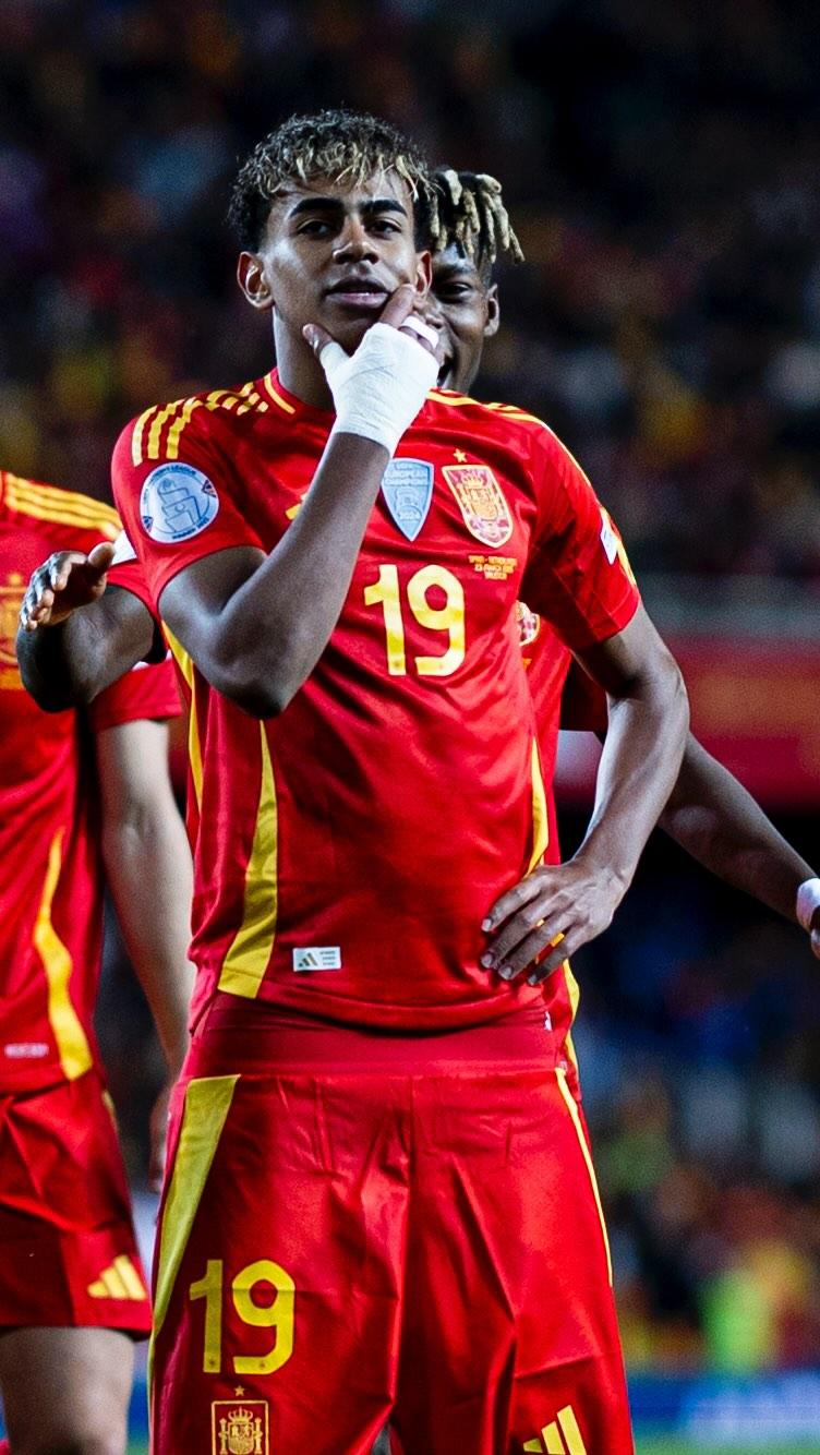 内马尔：我绝不会在任何时候损害自己的职业生涯（内马尔：无论何时，我都不会拿职业生涯冒险）