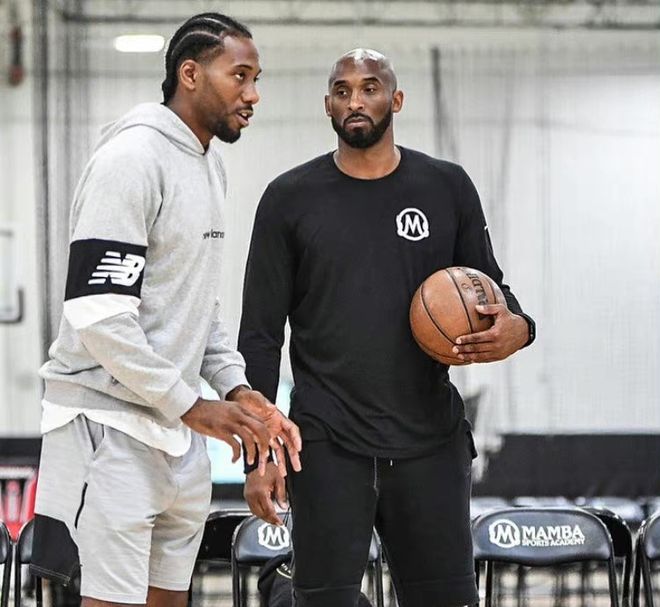 维埃里：现在拿皮奥和其他人比较毫无意义，应该让他安心踢球（维埃里：别再拿皮奥跟他人对比了，让他专心踢球才是正道）