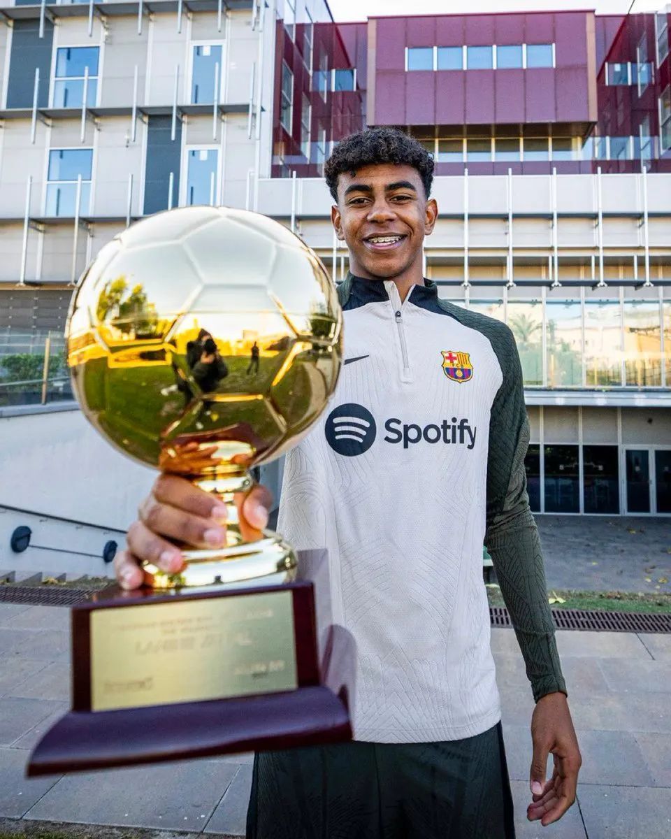 斯基拉：曼奇尼已与萨德签约1+2年，续约后年薪800万欧（斯基拉：曼奇尼与萨德签1+2合同，续约后年薪达800万欧）