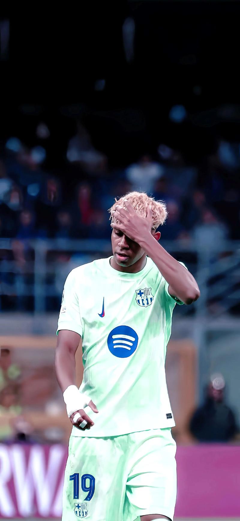 高效输出！小贾伦&阿尔达马半场合砍44分13篮板（火力全开！小贾伦与阿尔达马半场联手砍下44分13篮板）