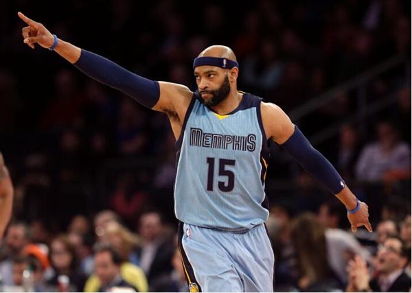 齐达内：在上海见到一个优秀的年轻人，球打得着实可以！（齐达内：上海遇见一位出色新秀，球技确实了得！）