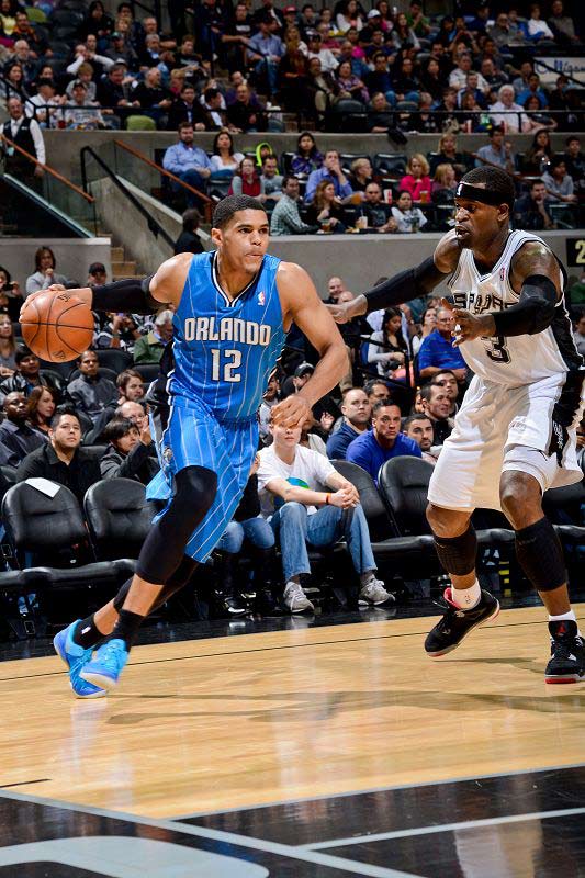 TA：曼城明夏可能签右后卫和右边锋，他们仍在关注利夫拉门托（TA：曼城或在明夏引进右后卫与右边锋，利夫拉门托仍列目标）