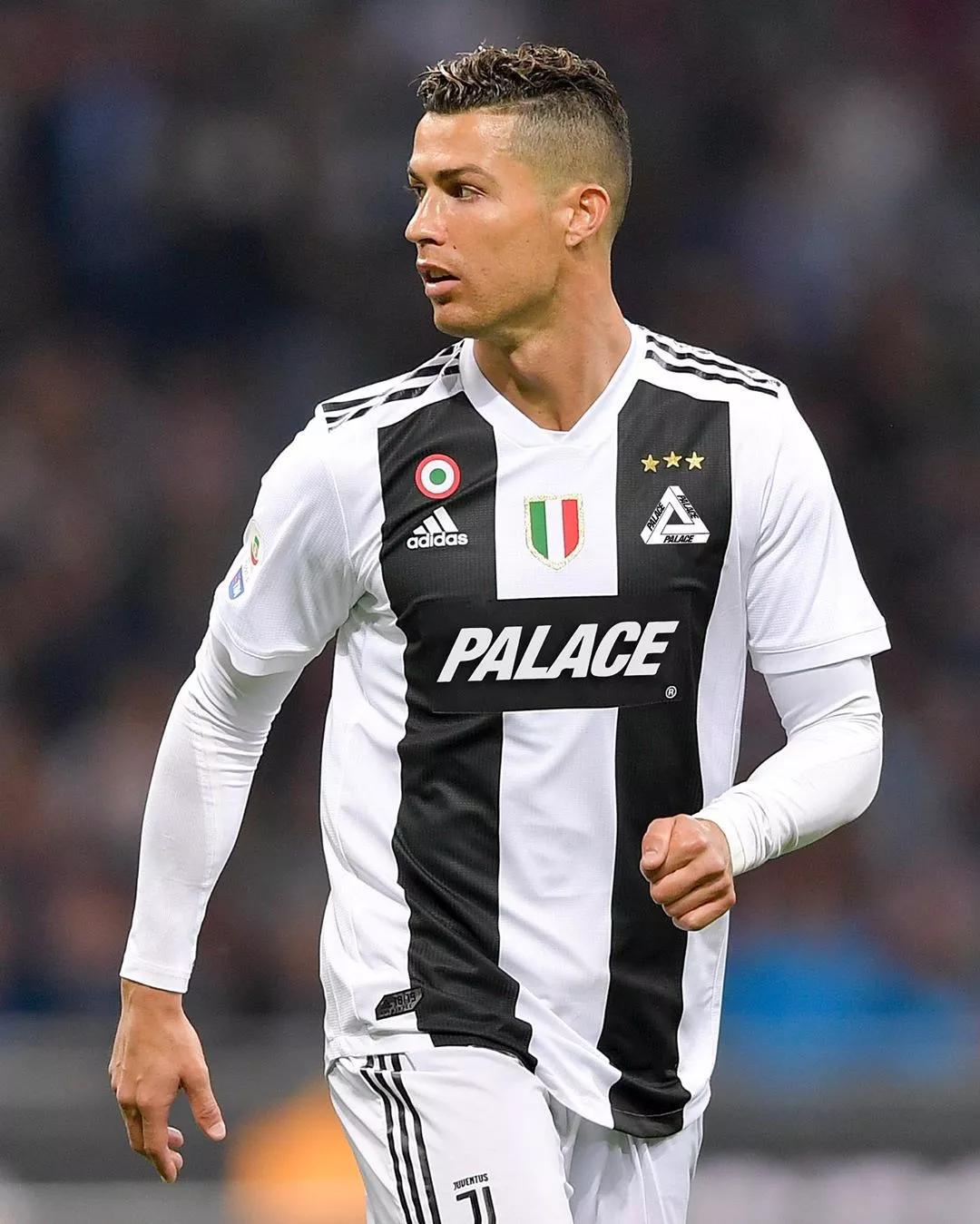 队记：鹈鹕不会草率地接受锡安报价，交易或要等到明年休赛期（随队记者：鹈鹕对锡安报价不急于拍板，交易或将推迟至明年休赛期）