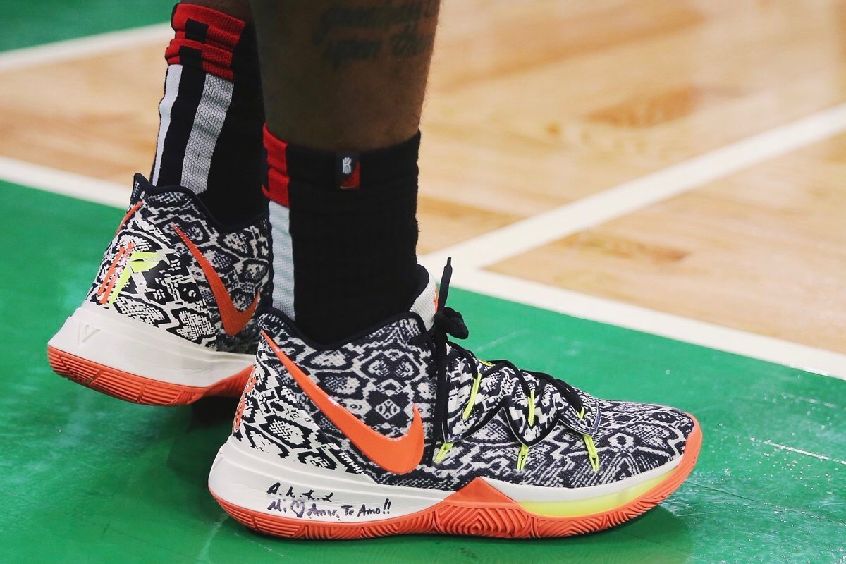 鲍威尔爆发，高诗岩关键三分制胜，山东男篮险胜北京（鲍威尔火力全开，高诗岩致胜三分，山东男篮险挫北京）