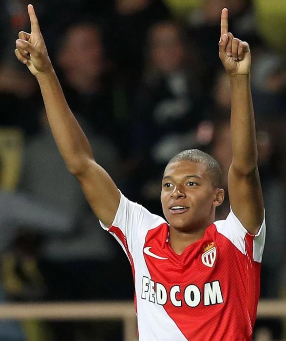 东契奇和里夫斯成1971年来湖人首对同砍35+的后场组合（东契奇与里夫斯缔造纪录：湖人自1971年以来首对后场同砍35+）