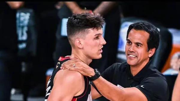 卡帅：布翁焦尔诺为现役意大利队最佳后卫，他控球能力很出色（卡帅：布翁焦尔诺是当今意大利队最强后卫，控球能力出众）